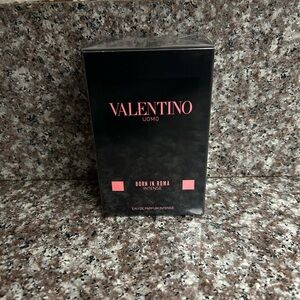 Valentino Uomo Eau de Parfum in Black and Pink